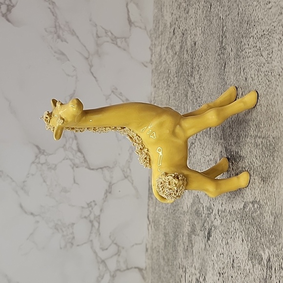 Vintage Yellow spaghetti giraffe figurine - Picture 1 of 7